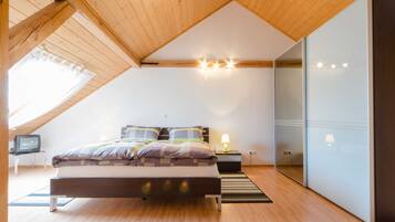 4 Schlafzimmer, Reisekinderbett, WLAN, Bettwäsche