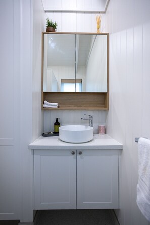 Douche, articles de toilette écologiques, sÚche-cheveux