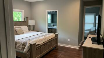 6 bedrooms, iron/ironing board, free WiFi, bed sheets