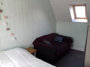 2 chambres, fer et planche à repasser