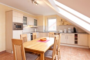 Køleskab, mikrobølgeovn, ovn, opvaskemaskine