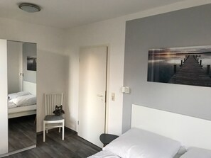 2 Schlafzimmer, Reisekinderbett, WLAN