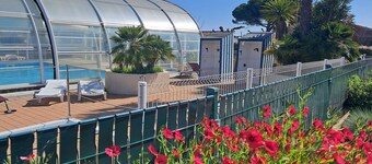 Chalet in a private park in Saint Pierre D'oléron