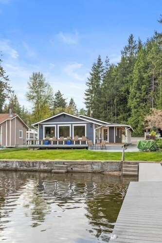 Idyllic Lakeside Getaway - Hidden Gem.