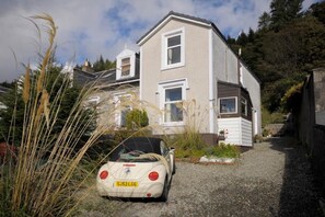 Exterior - lochside cottage (Dunoon)