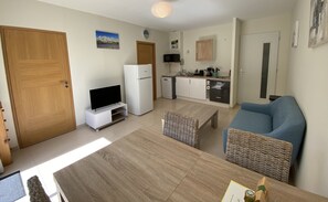 Télévision, table de tennis de table