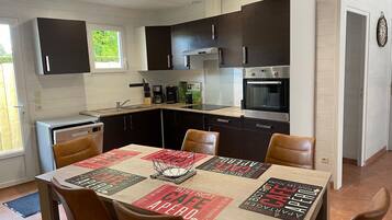 KylskÄp, mikrovÄgsugn, ugn och spishÀll