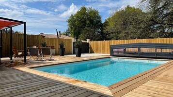 Piscine couverte, piscine extérieure
