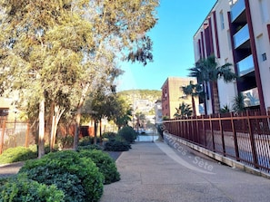 Property grounds - 1 room air conditioning internet parking area beaches (Sète)