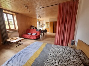 1 Schlafzimmer, Reisekinderbett, kostenloses WLAN, Bettwäsche