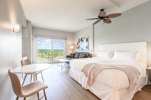 Fer et planche à repasser, Wi-Fi gratuit, draps fournis