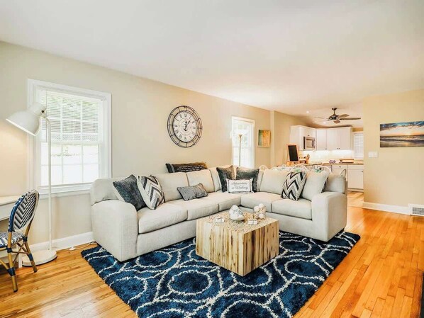 TV, fireplace, offices