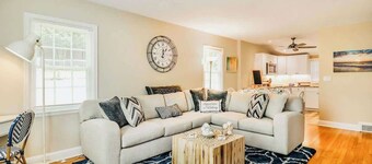 Home on Sunset: Warm, Relaxed, Family Ready