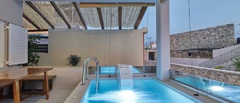 حمّام سباحة خارجي