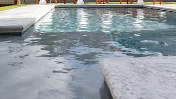 Piscine extérieure, piscine chauffée