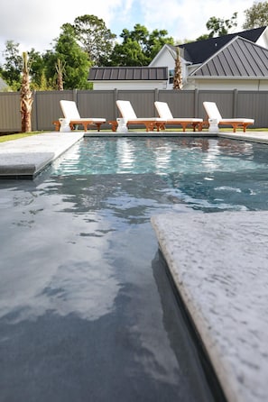 Outdoor pool, a heated pool - NEW, Private Pool, FREE Golf Carts, Blocks from Beach, 5-bedrooms, FREE Bikes (St Simons Island)