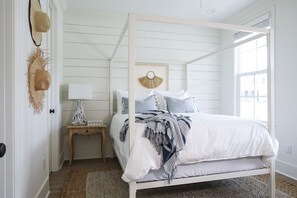 5 soveværelser, skrivebord, strygejern/strygebræt, weekendseng