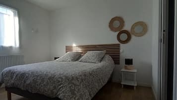 4 chambres, fer et planche à repasser, lit parapluie, Wi-Fi gratuit