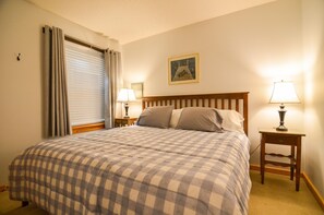 2 bedrooms, desk, iron/ironing board, free WiFi