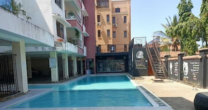 exquisite 3 bedroom apartment walking distance to the beach