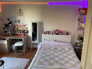 3 bedrooms, free WiFi, bed sheets