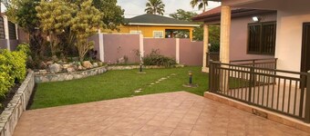 Getaway Home in Peduase With Swimming Pool 