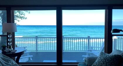 Lake Michigan Waterfront at Inspiration Point