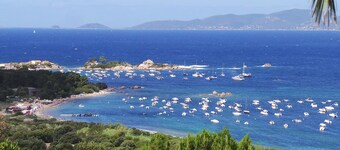 5 bedroom house 12 minutes walk from the sea Exceptional 180° view Quiet