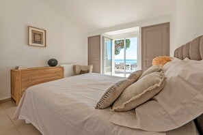 5 chambres, coffres-forts dans les chambres, fer et planche Ă repasser