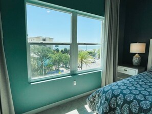 2 多间卧室、办公桌、熨斗/熨衣板、旅行婴儿床