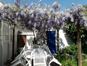 Outdoor dining - Charming fisherman's house (Billiers)