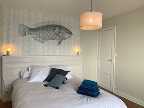 3 bedrooms, iron/ironing board, travel crib, free WiFi