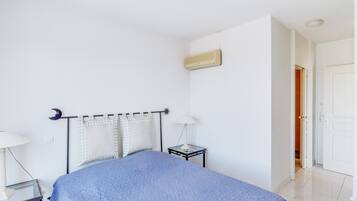 2 chambres, fer et planche à repasser, Wi-Fi gratuit, draps fournis