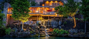 Iconic Glass Mansion - Huge Views - Best Location