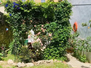 Property grounds - House with garden downtown (Sète)
