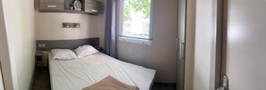 3 bedrooms, WiFi - Mobile home 6 persons air-conditioned on Camping 3* Boofzheim 15 min Europa Park (Boofzheim)