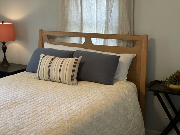 3 bedrooms, desk, iron/ironing board, free WiFi