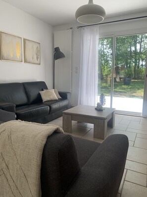Televisie en een open haard