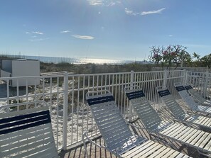 Property grounds - Luxurious 3 Bedroom Beachfront Condo with Views and Oversized Balcony (Indian Shores)