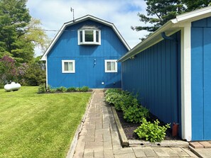Exterior - Amazing lake view and peaceful cottage with kayaks (Forestville)