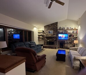Smart TV, DVD player, books, stereo - Lake Front Home close to Ski Brule and snowmobile trails. (Iron River)