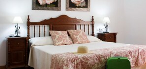 12 bedrooms, WiFi, bed sheets - Casa Rural Galatea (Lagunas de Ruidera)