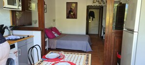 1 Schlafzimmer, Bügeleisen/Bügelbrett, kostenloses WLAN, Bettwäsche
