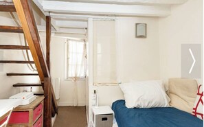 1 chambre, fer et planche à repasser, Wi-Fi, draps fournis