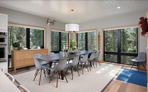 Dining - Luxury Home @ Bridger Bowl, Near Hardscrabble and Crosscut! (Bozeman)
