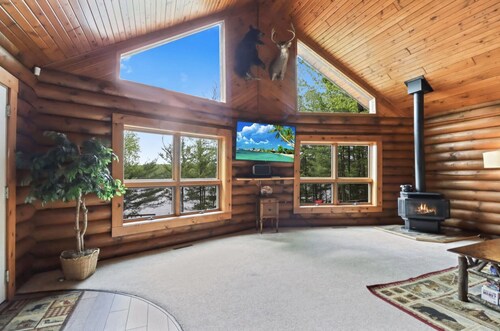 Log Cabin on Lake on 3 Acres of Total Seclusion 