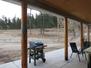 Terrace/patio - Black Hills MOJO, come and enjoy the beautiful Nemo area in the Northern Hills. (Nemo)