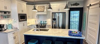 365 Good Vibes & Tides 2825 Gulf View Ln, Bolivar Peninsula, Crystal Beach, TX 