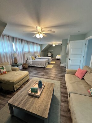 5 bedrooms, desk, iron/ironing board, travel cot - 365 Good Vibes & Tides 2825 Gulf View Ln, Bolivar Peninsula, Crystal Beach, TX  (Bolivar Peninsula)