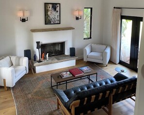 TV, books, stereo, offices